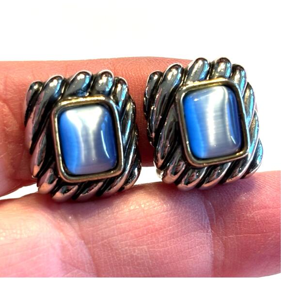 Clip on earrings chunky rope surround silver & gold with blue moonstone center - Picture 4 of 6